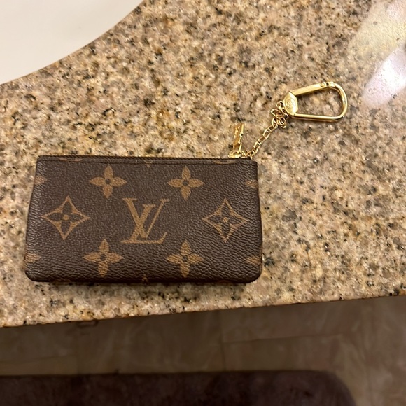 This is a Louis Vuitton key pouch, never used and in mint condition - Picture 2 of 2